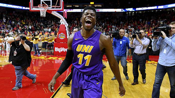 Northern Iowa hangs on late, upsets No. 5 Iowa State