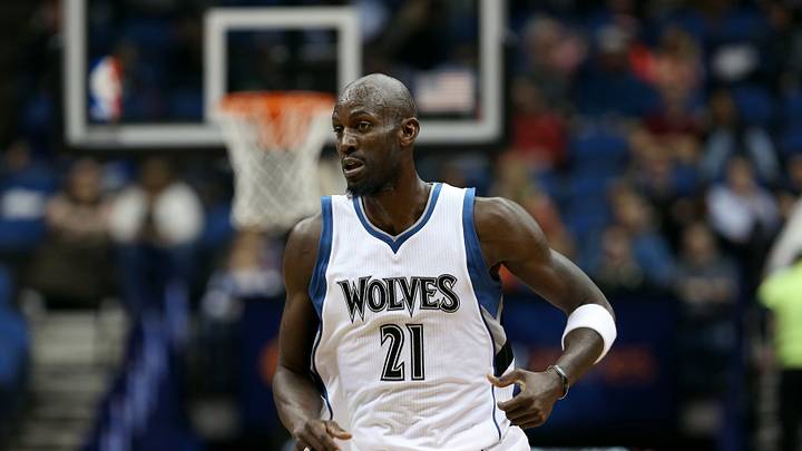 AP Source: Timberwolves give Kevin Garnett 2 more years AP Source: Timberwolves give Kevin Garnett 2 more years