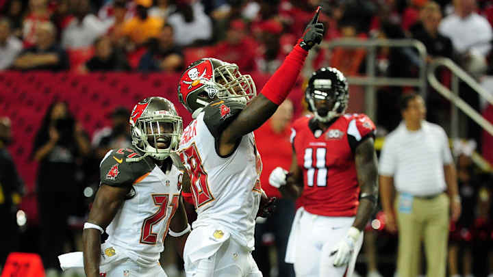 Buccaneers LB Kwon Alexander stars in win following brother’s death