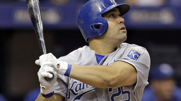 Morales hits 2-run homer, Royals beat Rays 3-2
