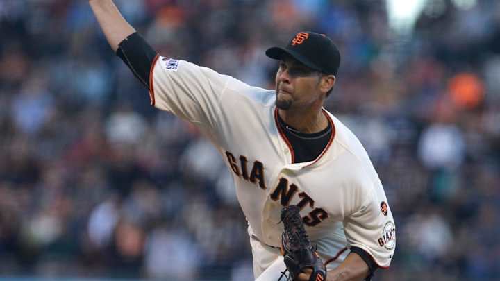 Vogelsong outduels Strasburg as Giants beat Nationals 3-1