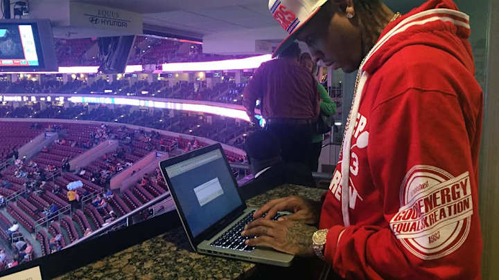 Allen Iverson takes over 76ers' Twitter account