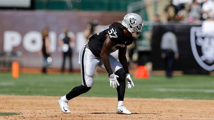 49ers claim linebacker Ray-Ray Armstrong from Raiders