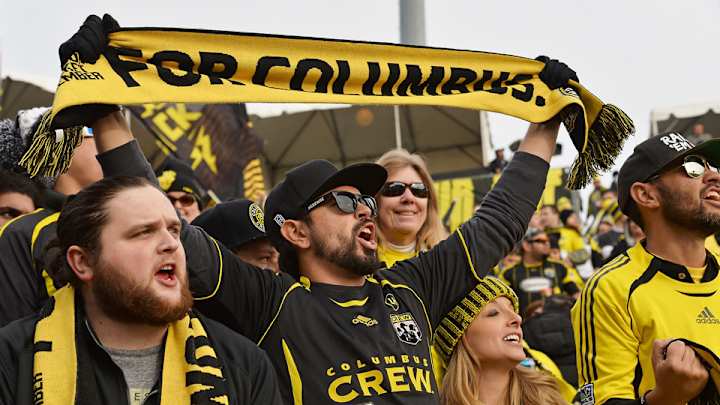 Watch: Fans toss bottles, cans at players during MLS Cup