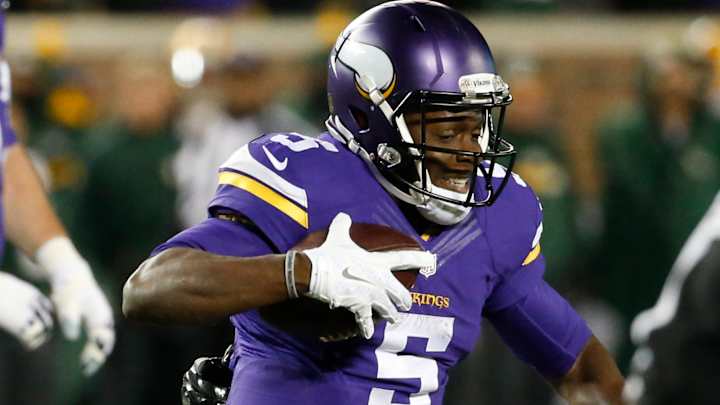 Packers refuse to concede division race, top Vikings 30-13