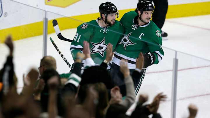 Seguin leads Stars to 5-3 win at Boston