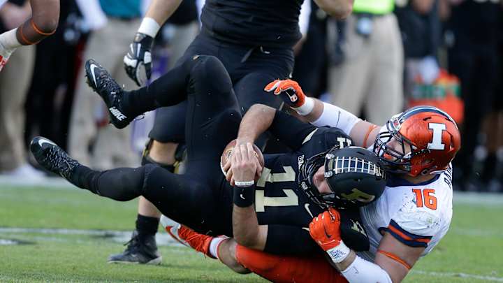 Illinois snaps losing skid 48-14 over Purdue