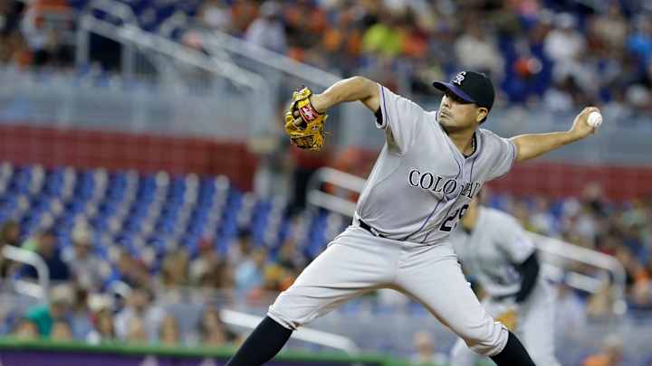De La Rosa sets Rockies' win record by beating Miami 4-1 De La Rosa sets Rockies' win record by beating Miami 4-1