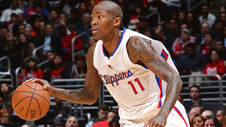 Video: Clippers' Jamal Crawford finishes fast break with no-look pass