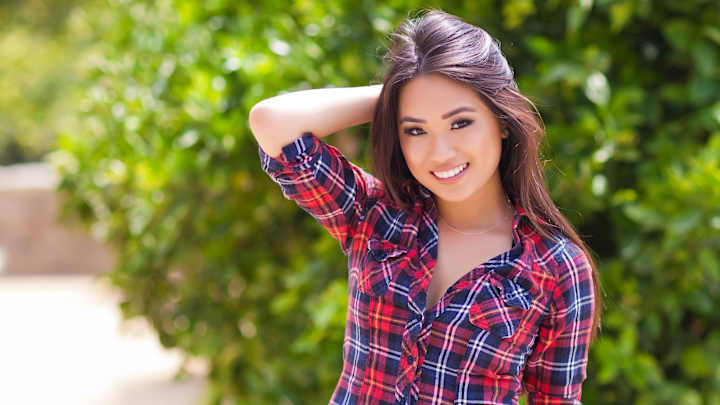 Tuesday's P.M. Hot Clicks: Oregon and Ohio State Superfans Invade Texas