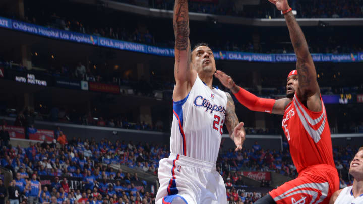 AP source: Grizzlies acquire Matt Barnes from Hornets