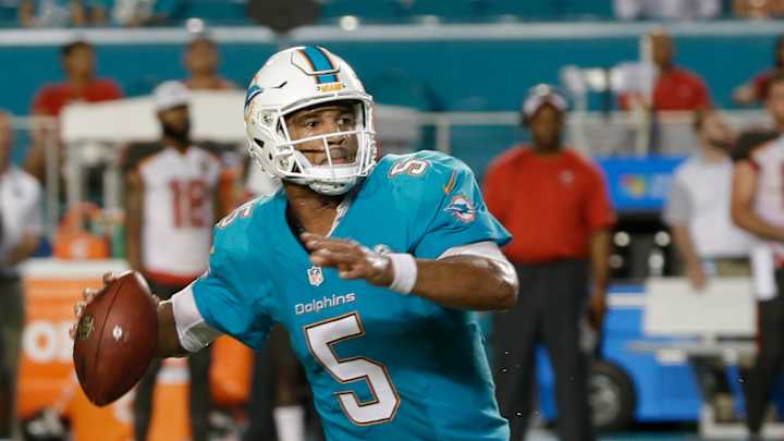 Colts fill glaring quarterback hole by signing Josh Freeman