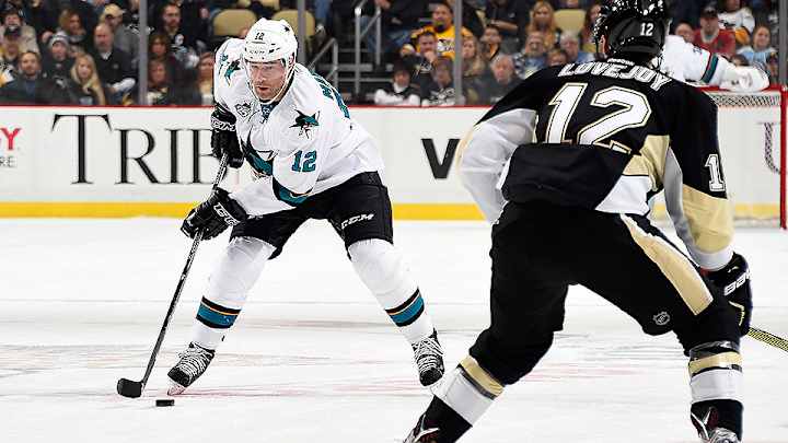 Sharks left wing Patrick Marleau tallies 1,000th career point on assist