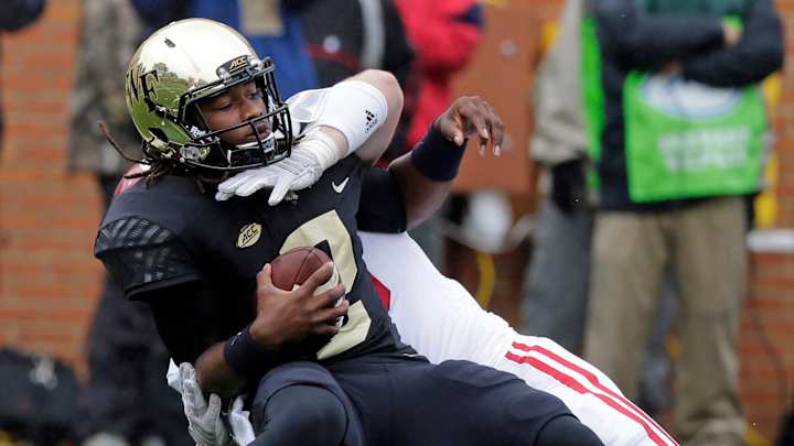 No. 11 FSU to put pressure on Wake Forest offensive line No. 11 FSU to put pressure on Wake Forest offensive line
