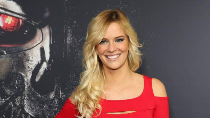 Wed. P.M. Hot Clicks: Jade Albany; Walk-Off Home Runs of 2015