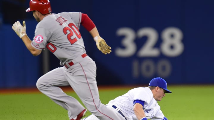Santiago goes 7 innings for win, Angels beat Blue Jays 3-2