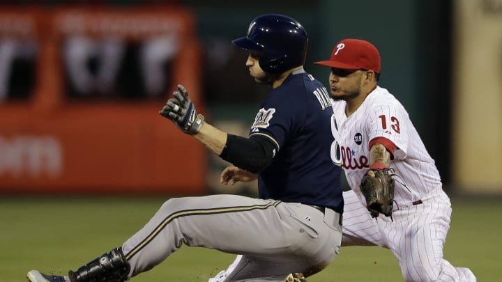 Lucroy has 4 hits, 2 RBIs, helps Brewers down Phillies