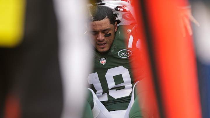 Jets rookie receiver Devin Smith has torn knee ligament