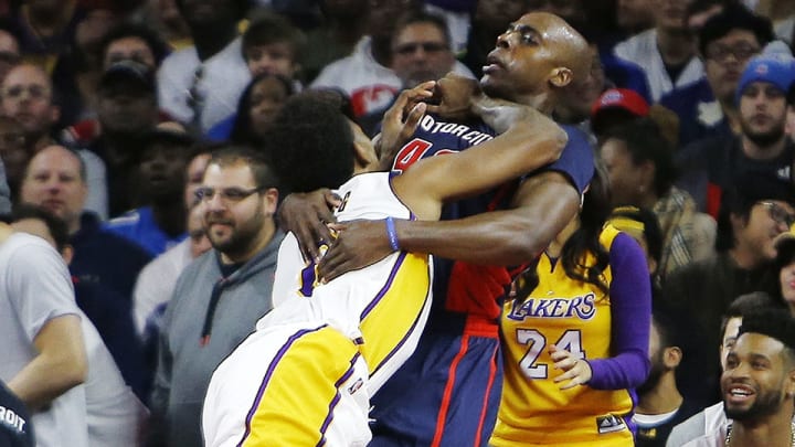 Lakers’ Nick Young ejected for shoving Pistons’ Anthony Tolliver