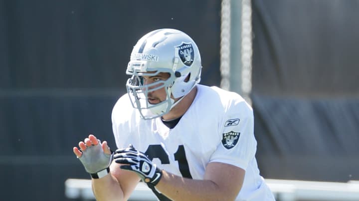 Free agent center Wisniewski signs 1-year deal with Jaguars