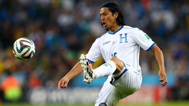 Roger Espinoza re-joins Sporting KC after spell at Wigan Athletic