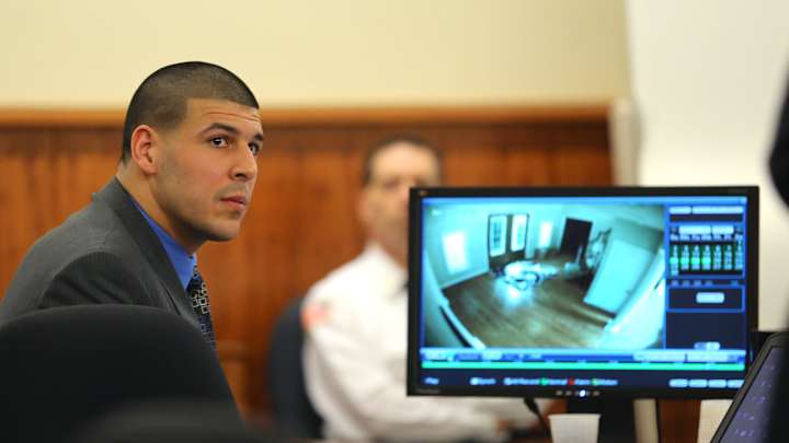 Report: Aaron Hernandez appeal alleges jury was tainted