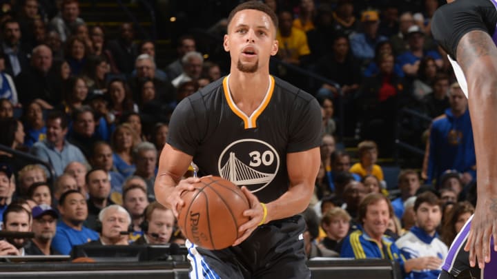 Warriors run NBA-record start to 18-0, beat Kings 120-101
