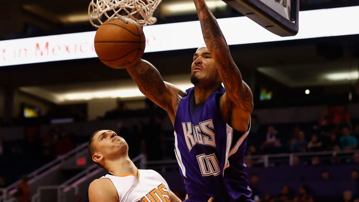 Leuer, Warren lead Suns to 102-98 win over Kings