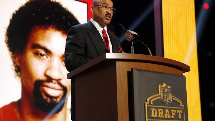 Chiefs welcome first-round pick Stevens on draft's last day