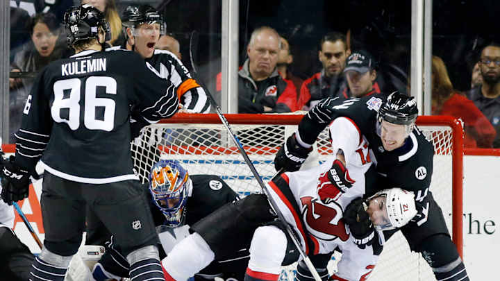 Cizikas scores late in 3rd to lift Islanders past Devils