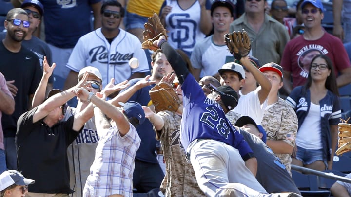 Rockies' Arenado exits with chest contusion