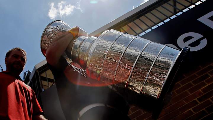 Stanley Cup to appear in Chicago Pride Parade