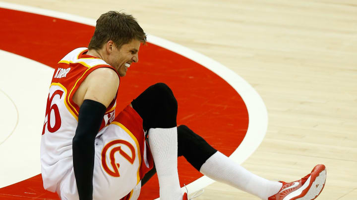 Hawks' G Korver out for the playoffs with sprained ankle