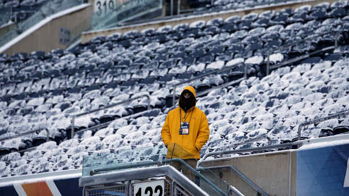 Seats at Soldier Field covered in ice for Bears vs. Broncos game