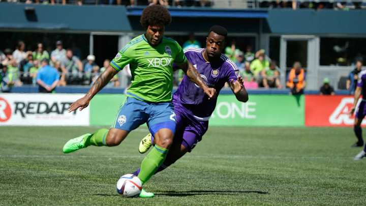 Sounders defender Roman Torres out for season with knee injury