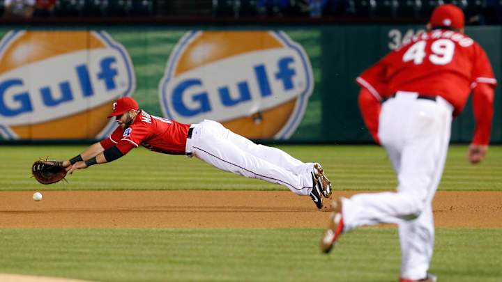 Walker has solid start for Mariners in 3-1 win at Rangers