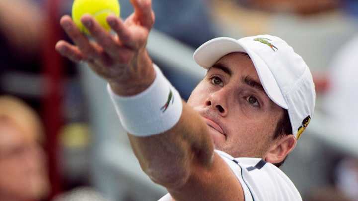 Chardy beats Isner in rain-soaked Montreal quarterfinal