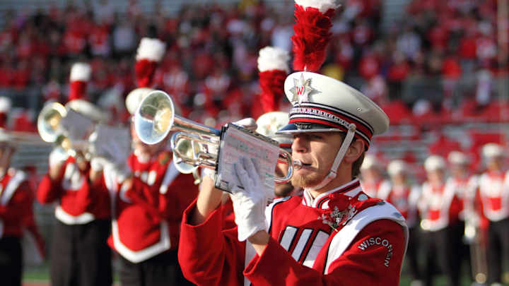 Watch: Wisconsin Badger marching band surprises cancer patient Watch: Wisconsin Badger marching band surprises cancer patient