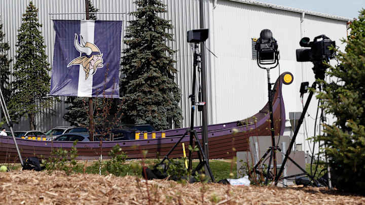 Vikings to buy Eagan site for possible HQ, training facility Vikings to buy Eagan site for possible HQ, training facility