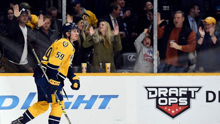 Luongo stops 32 shots to help Panthers beat Predators