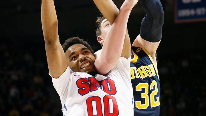 Tolbert dunks for 23 points, No. 19 SMU beats Michigan 82-54 Tolbert dunks for 23 points, No. 19 SMU beats Michigan 82-54