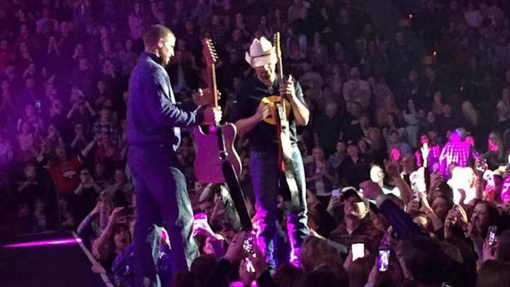 Packers' Jordy Nelson does some guitar tech work for Brad Paisley Packers' Jordy Nelson does some guitar tech work for Brad Paisley