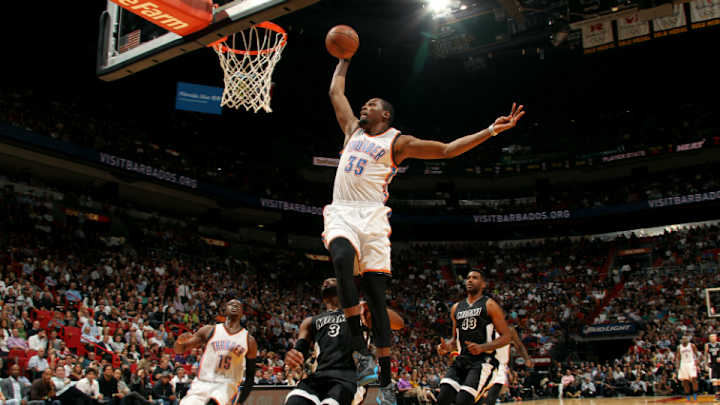 Video: Thunder F Kevin Durant dunks all over Heat in win