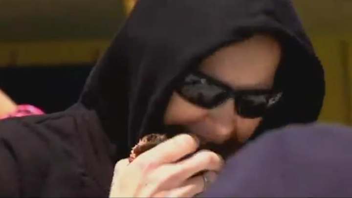 120-pound mother of four eats 216 oz. of steak in 20 minutes