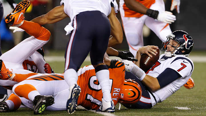 Texans add Weeden with Hoyer questionable with concussion