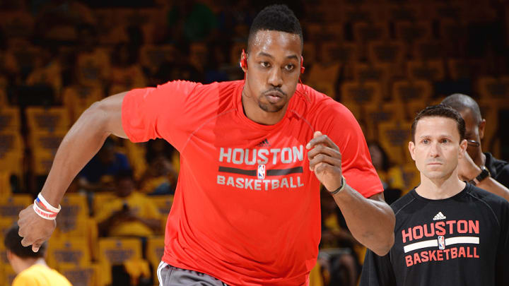 Dwight Howard (knee) starts for Rockets in Game 2 loss at Warriors