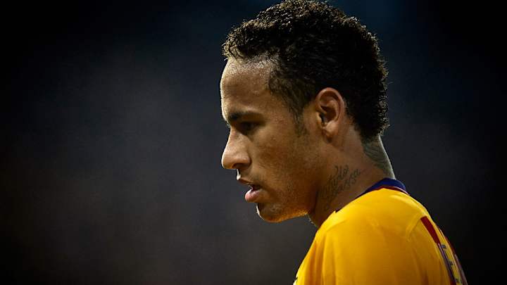 Barcelona, Brazil star Neymar injures groin in training