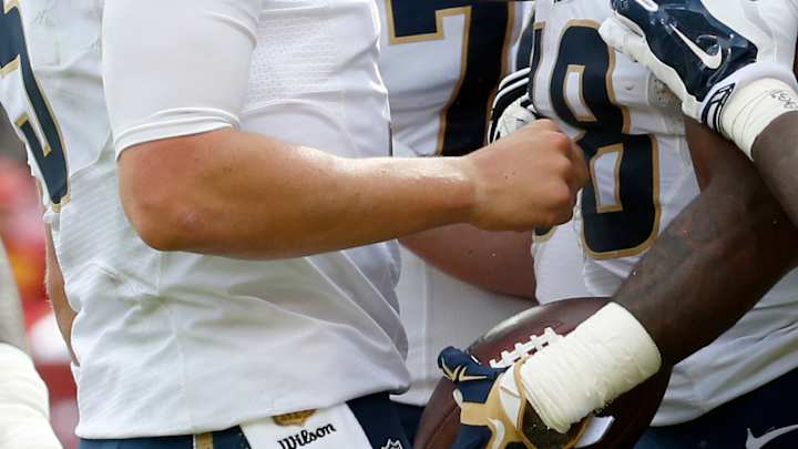 Gurley debut would ease Foles' burden on offense