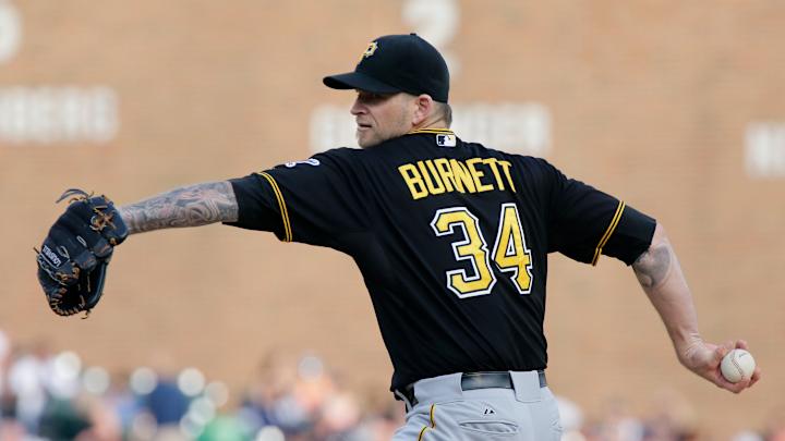 Walker homers twice as Pirates pound Tigers 9-3