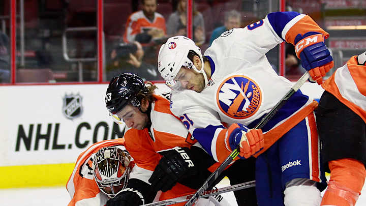 Brayden Schenn scores, Flyers beat Islanders split-squad 5-2